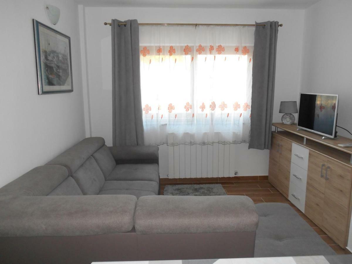 Miadea Apartment Ровинско село Екстериор снимка