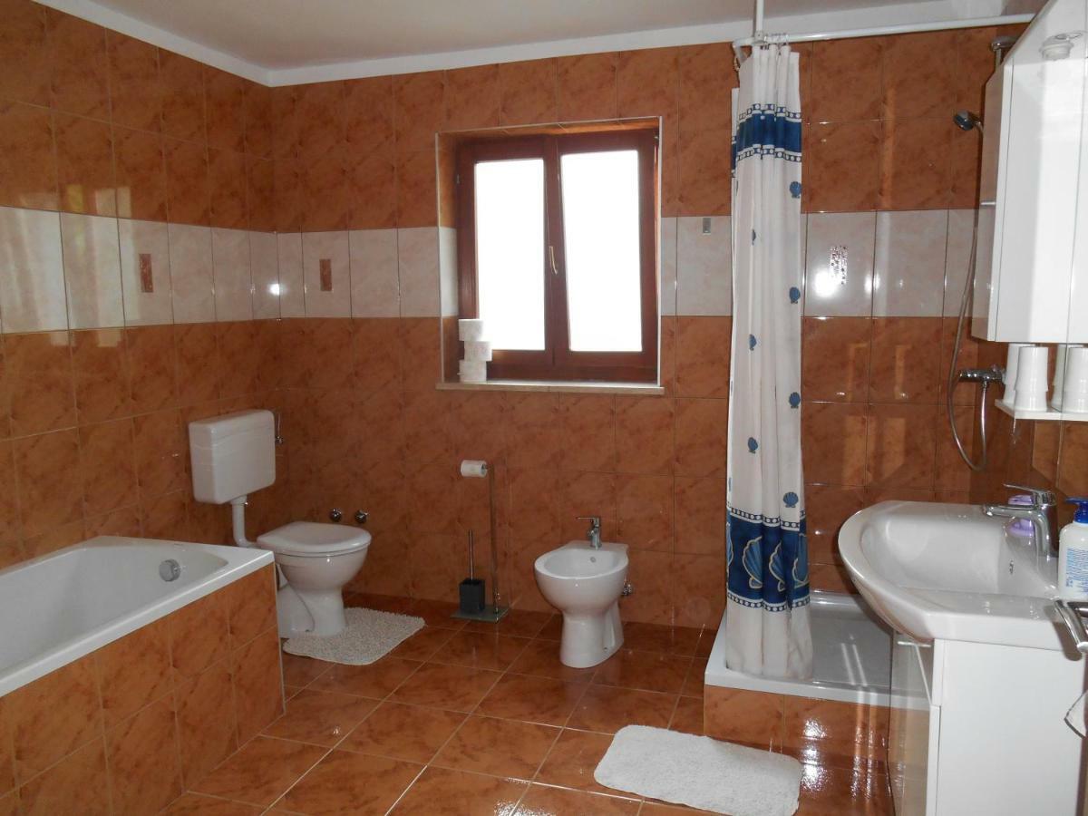Miadea Apartment Ровинско село Екстериор снимка