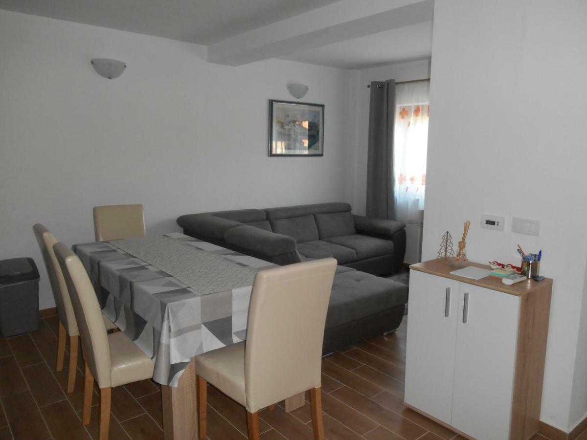 Miadea Apartment Ровинско село Екстериор снимка