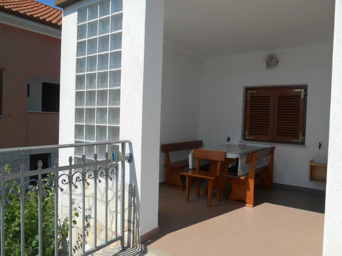 Miadea Apartment Ровинско село Екстериор снимка