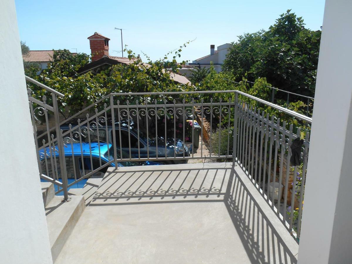 Miadea Apartment Ровинско село Екстериор снимка