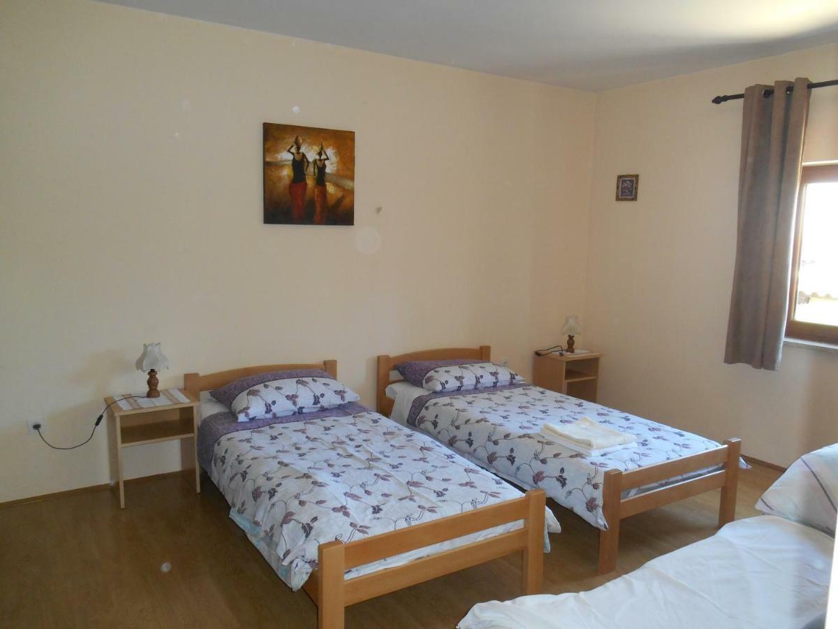 Miadea Apartment Ровинско село Екстериор снимка